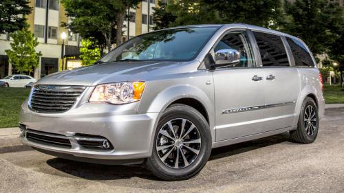 CHRYSLER TOWN AND COUNTRY