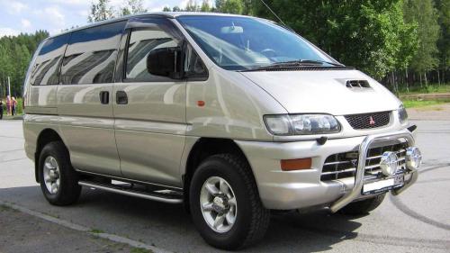 MITSUBISHI SPACE GEAR 2000