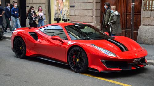 FERRARI 488 PISTA